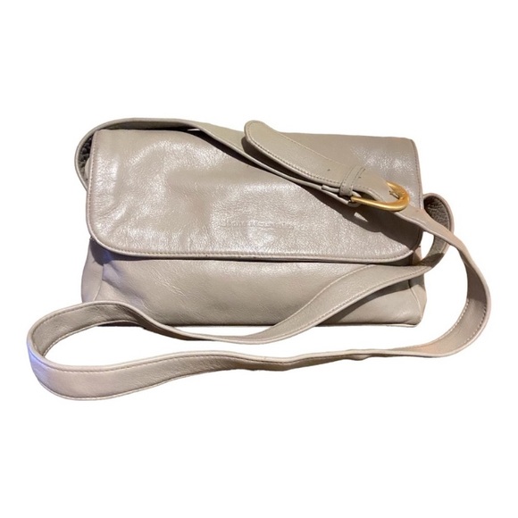 Stone Mountain Accessories Handbags - Stone Mountain Vintage Tan Leather Crossbody Shoulder Bag Adjustable Strap Zip